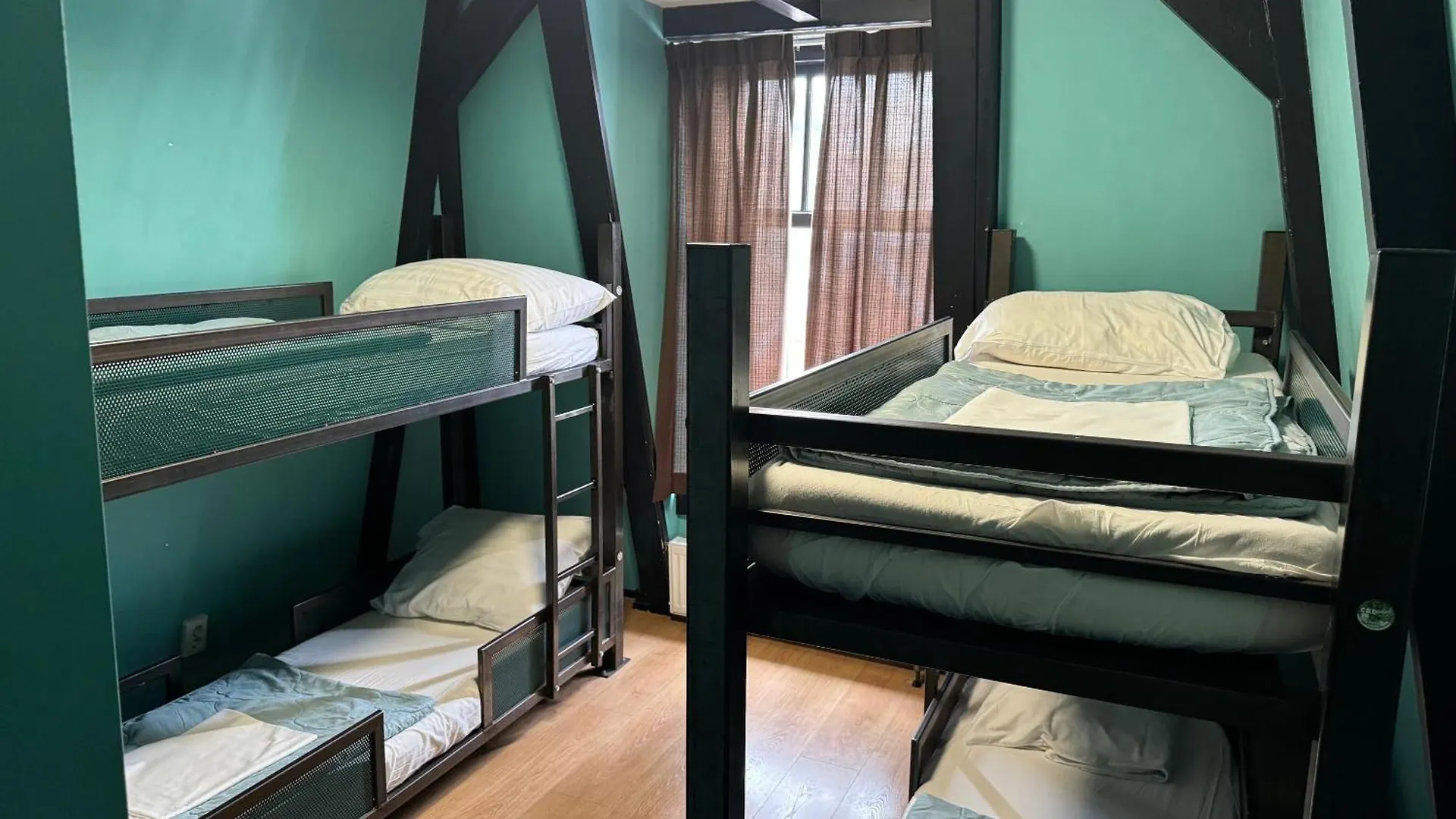 Amsterdam Hostel Uptown